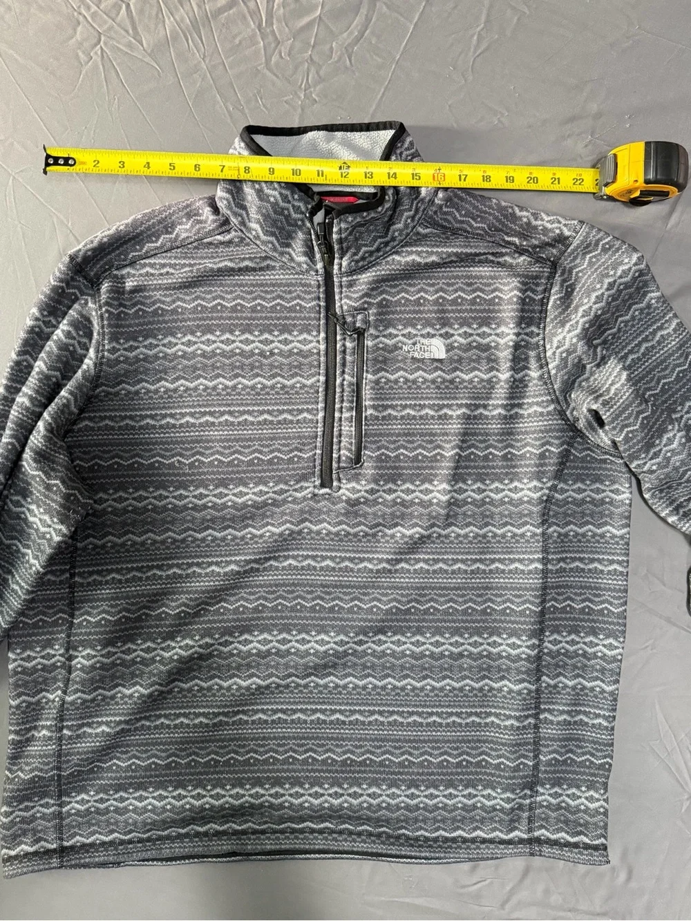 The North Face Men's Gray Patterned Half-Zip Fleece Pullover